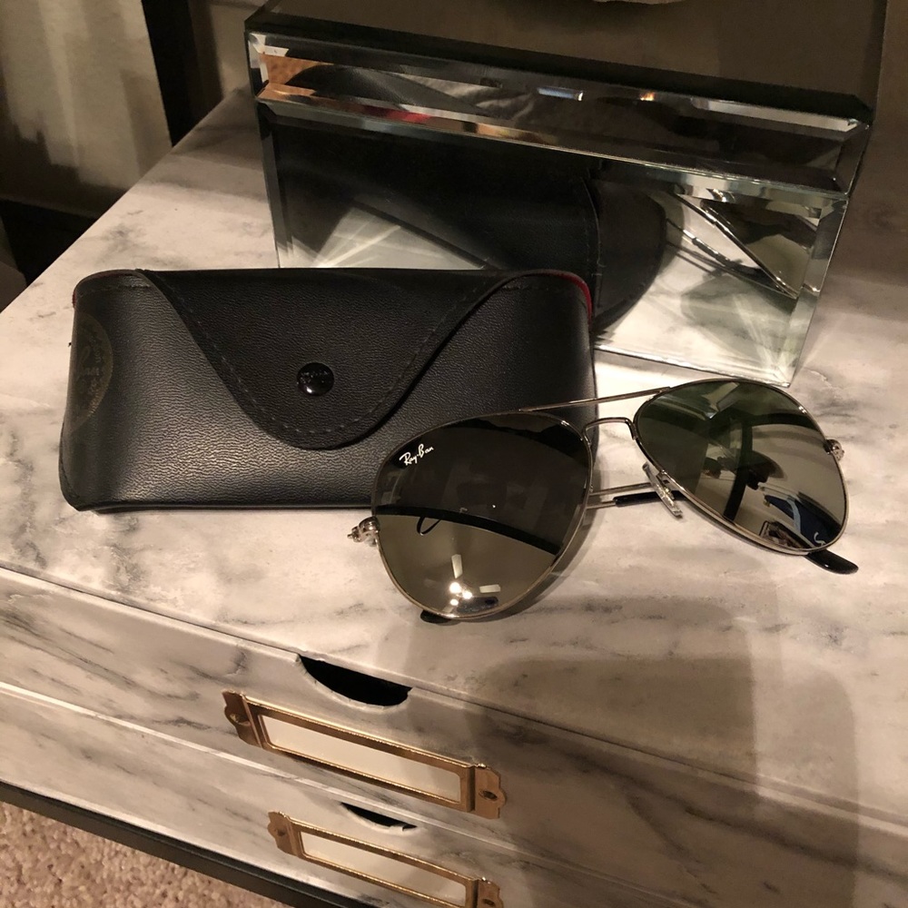 Ray-Ban Aviators Silver Mirrored Sunglasses